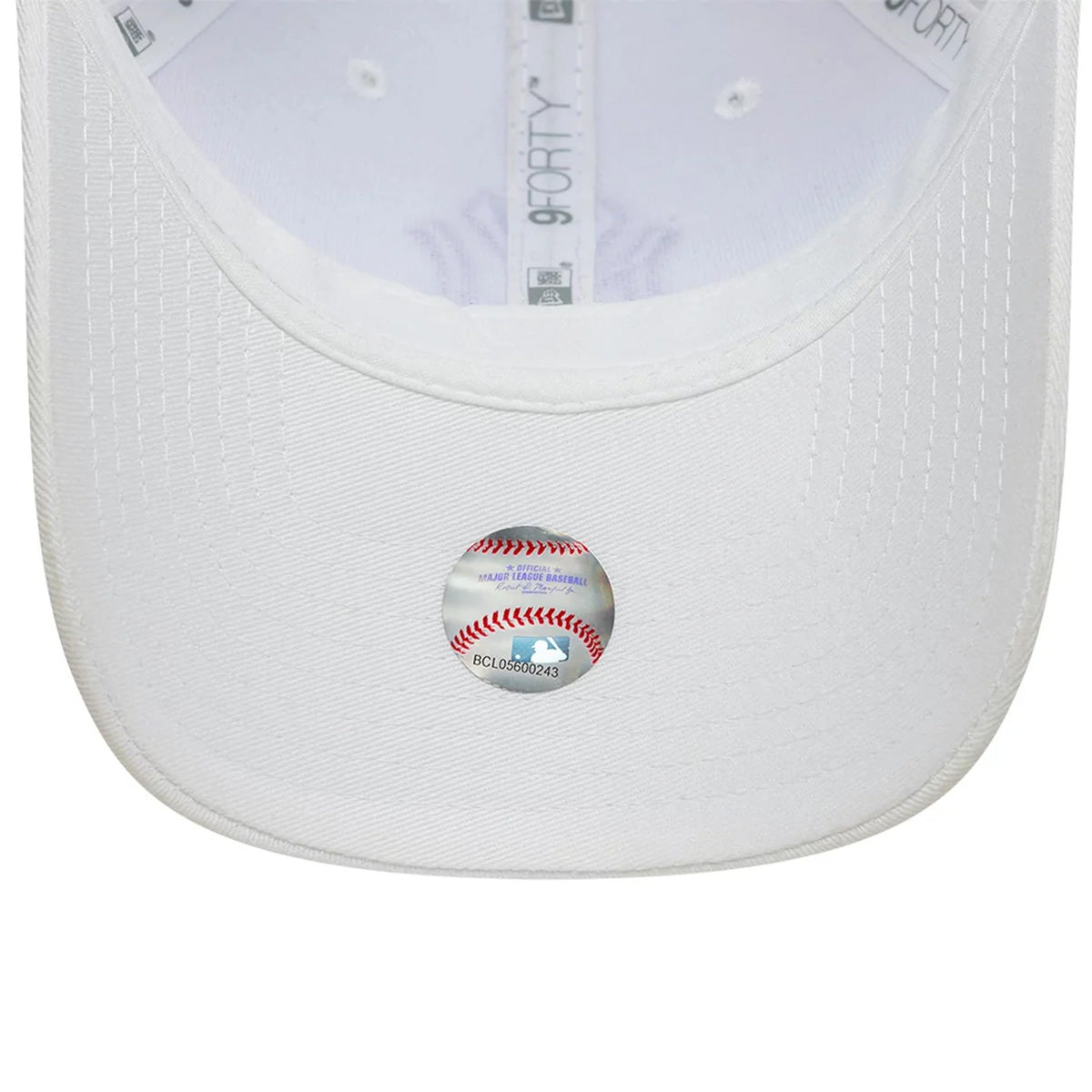 New York Yankees Wmns MLB League Essential White 9FORTY Adjustable Cap