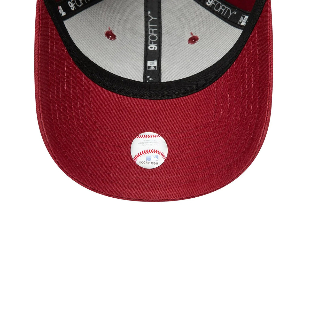 New York Yankees Essential Red 9FORTY Adjustable Cap