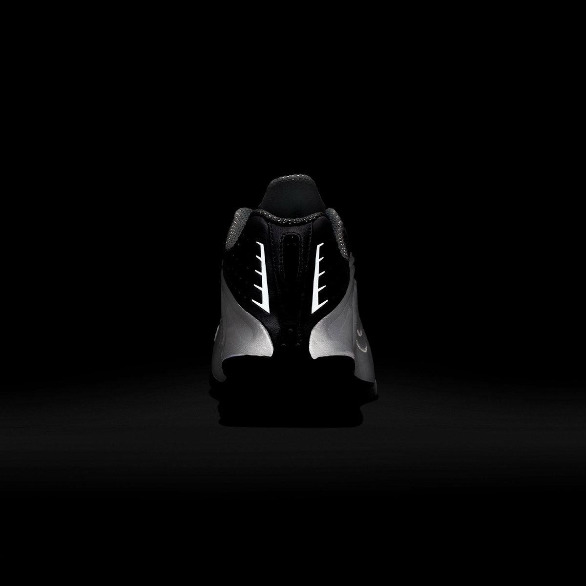 Wmns Shox R4 'White Metallic'