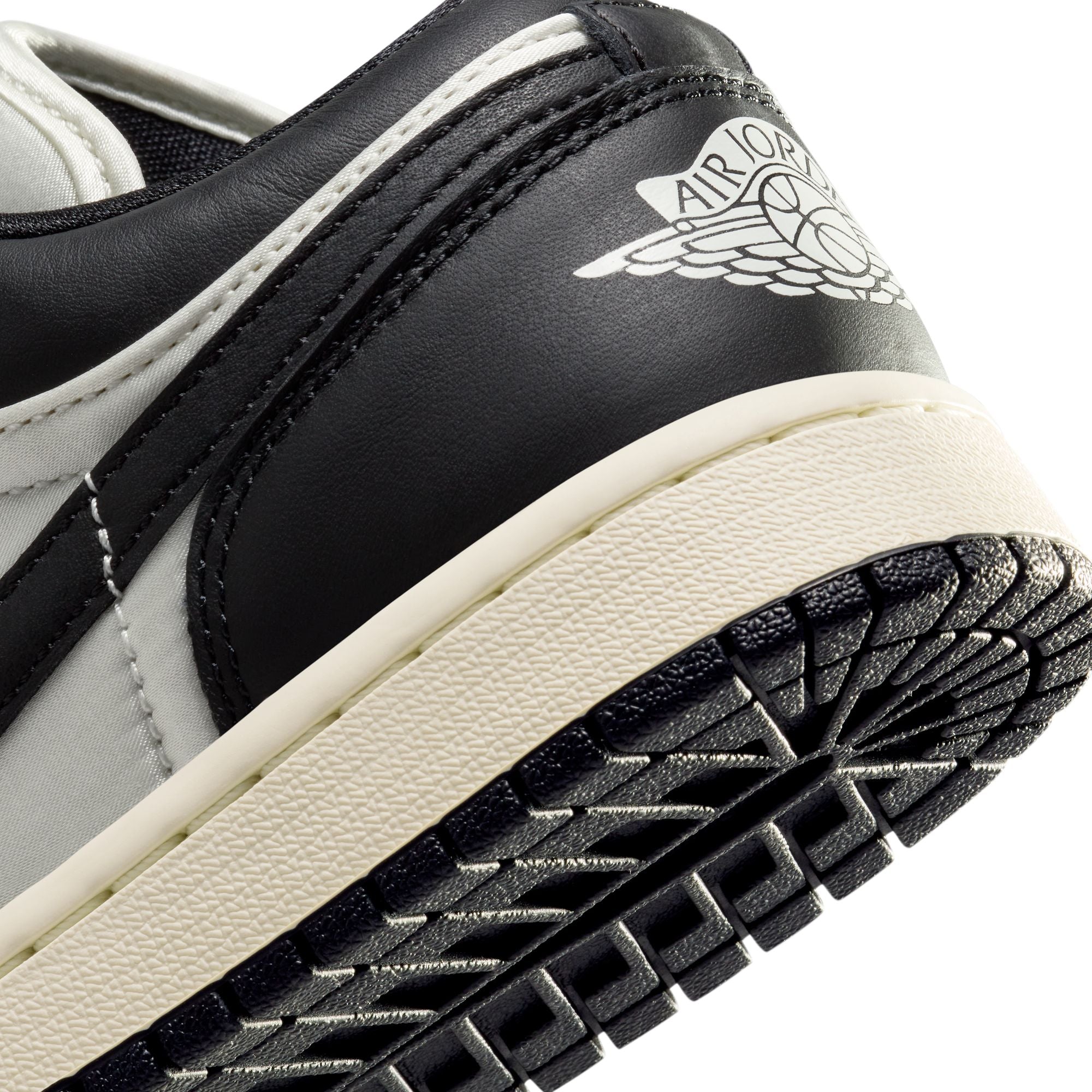 WMNS Air Jordan 1 Low SE 'Vintage Panda'