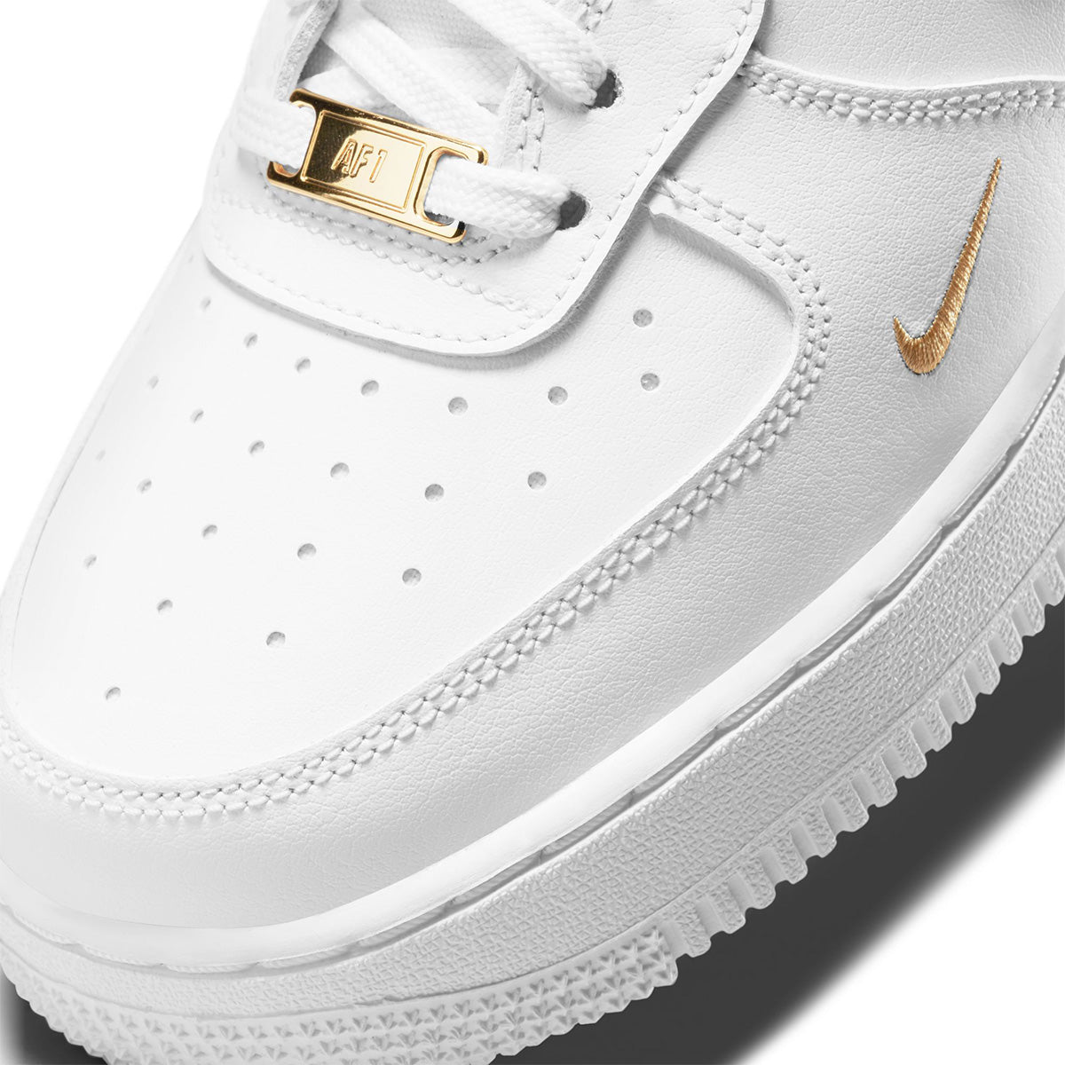 Wmns Air Force 1 '07 Essential 'WHITE/LIGHT SILVER/WHITE/LIGHT SILVER'