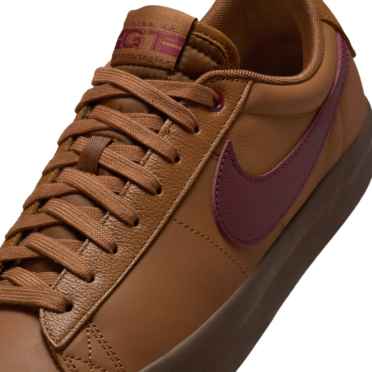 SB Blazer Low Pro GT 'Light British Tan/Gum Yellow/Dark Team Red'