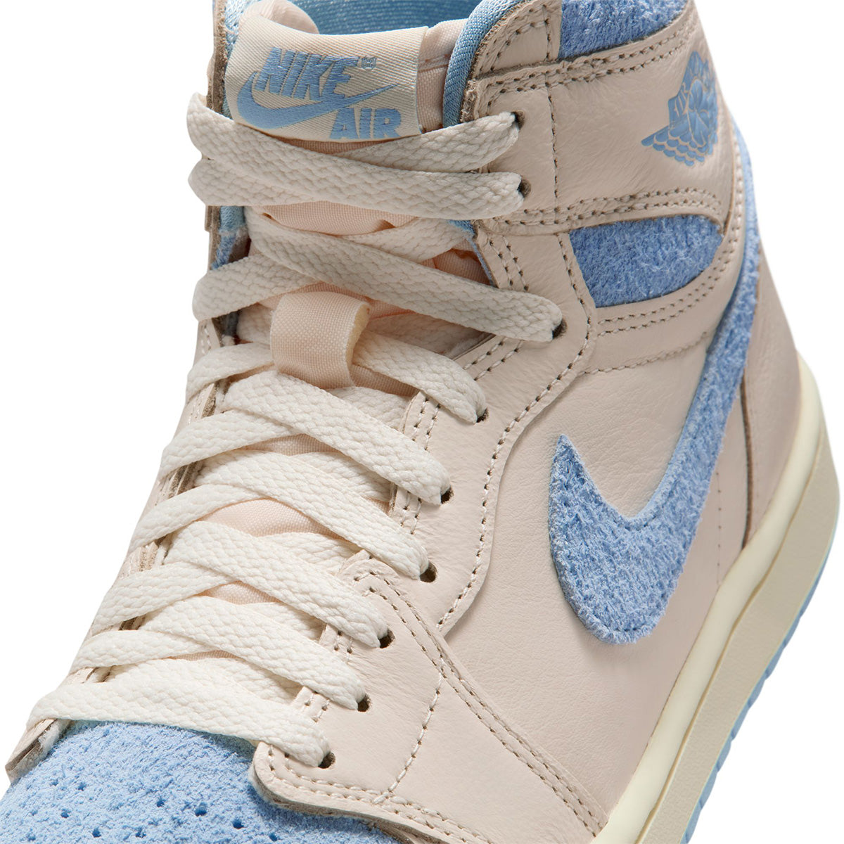 Wmns Air Jordan 1 Retro High OG 'PALE IVORY/PSYCHIC BLUE-COCONUT MILK'