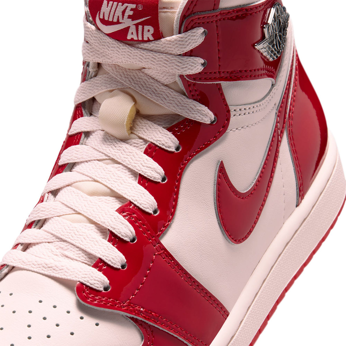 Wmns Air Jordan 1 Retro High OG 'UNIVERSITY RED/METALLIC SILVER'