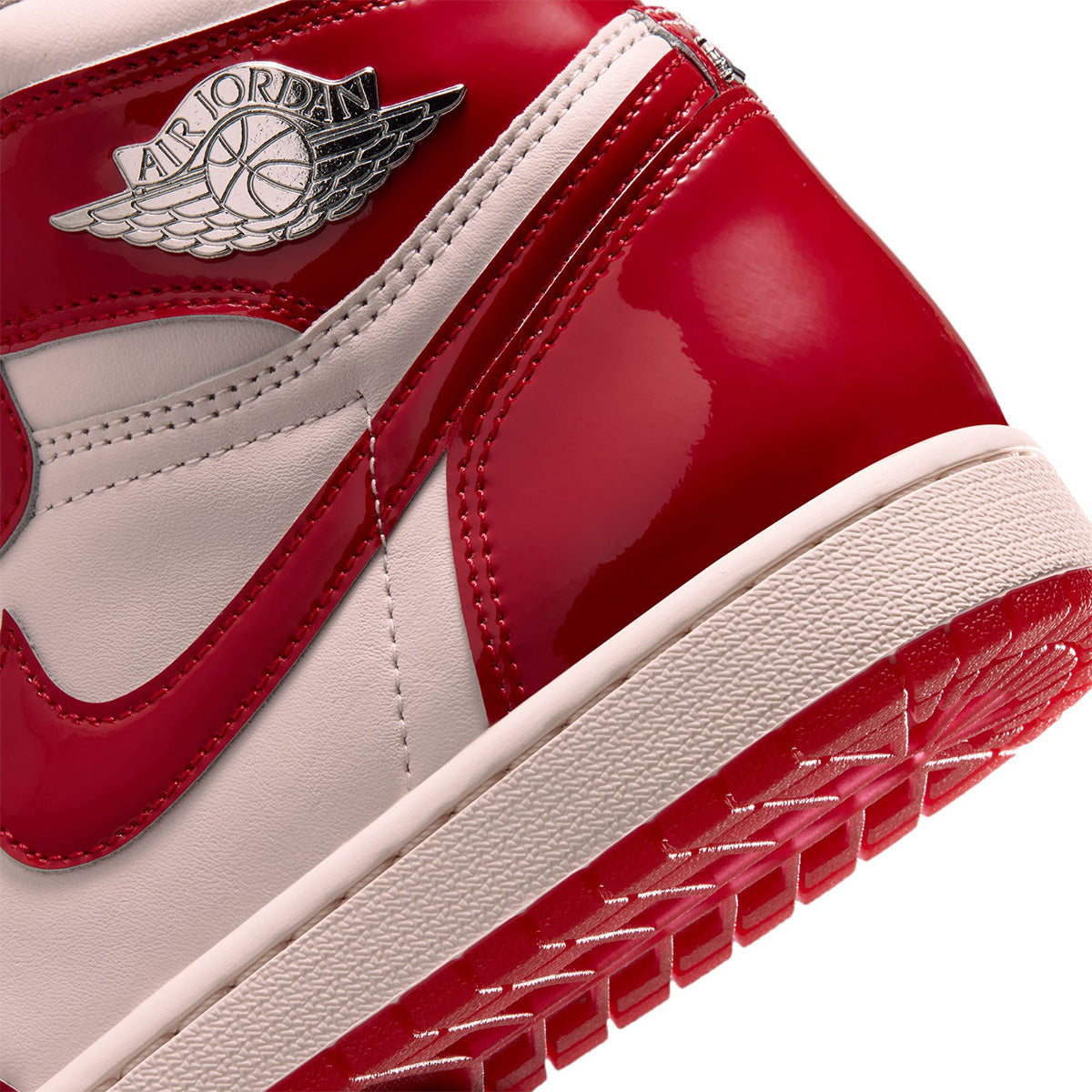 Wmns Air Jordan 1 Retro High OG 'UNIVERSITY RED/METALLIC SILVER'