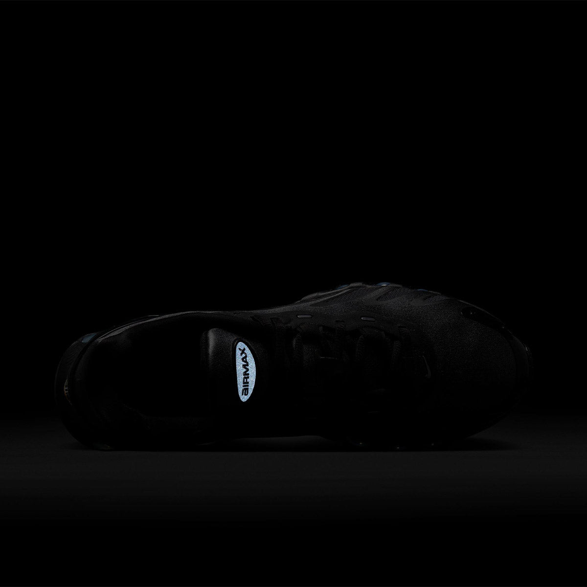Wmns Air Max Dn8 'Black Metallic'