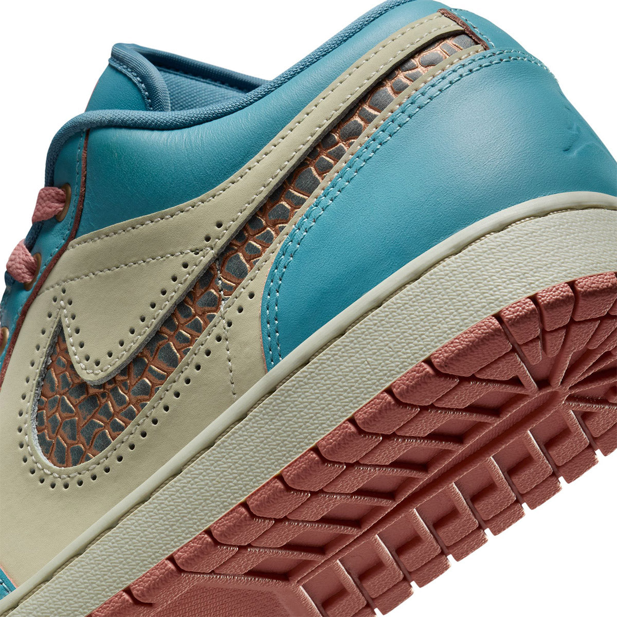 Air Jordan 1 Low SE 'Somos Eternos'