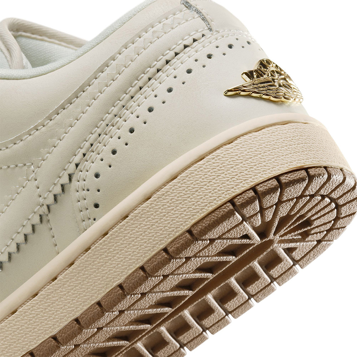 Wmns Air Jordan 1 Low SE 'CHALK/CHALK/METALLIC GOLD/PEARL WHITE'