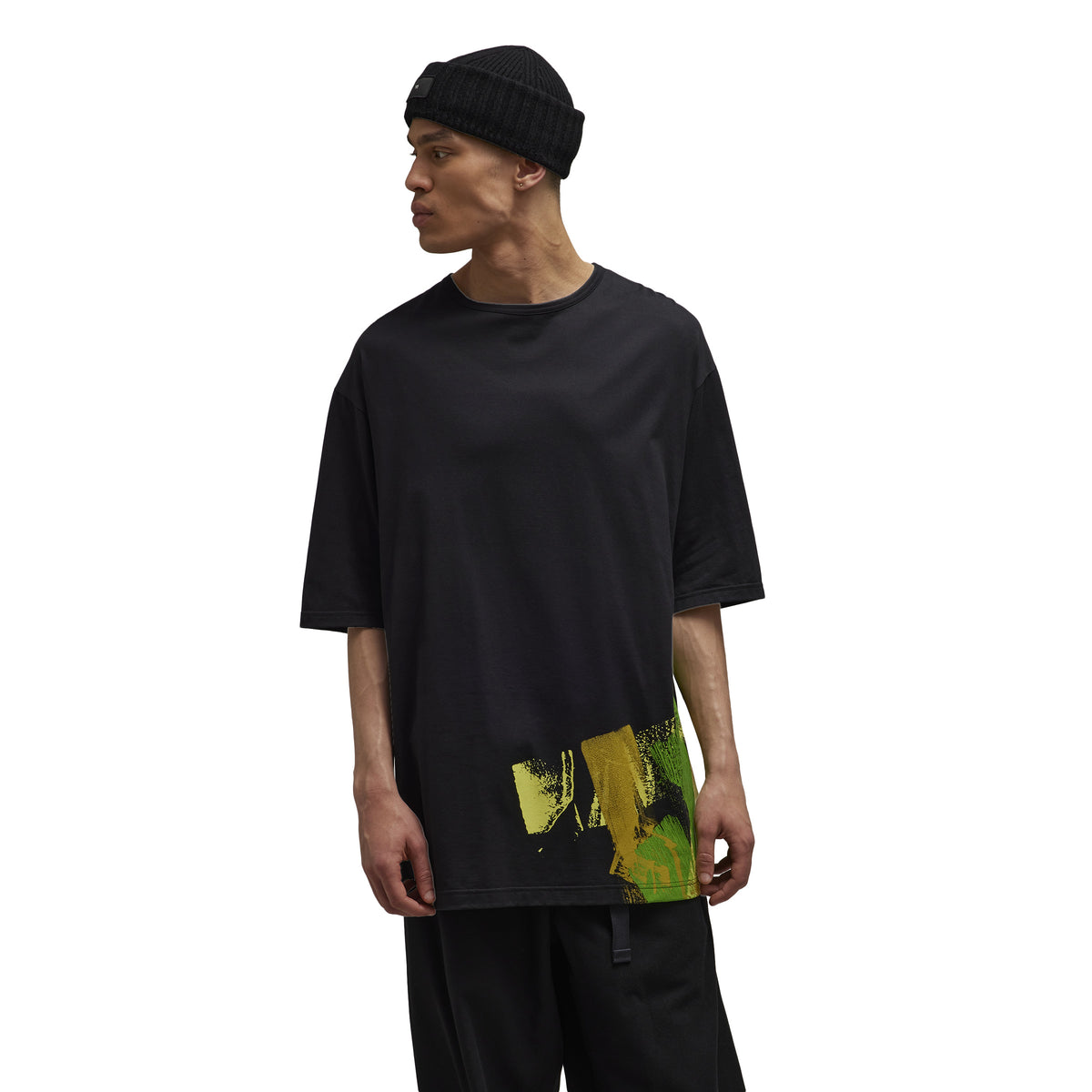 PLACED GRAPHIC SHORT SLEEVE TEE