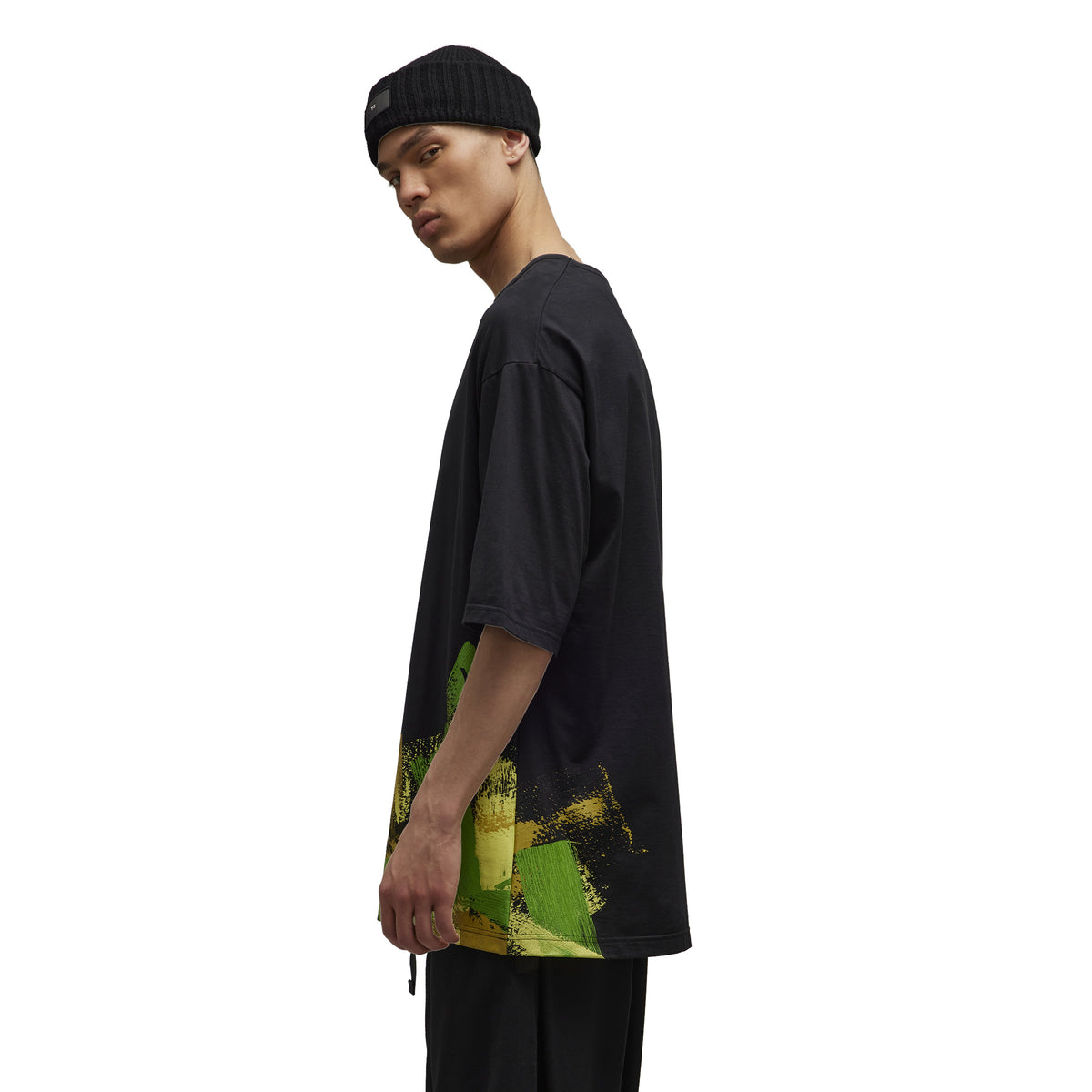 PLACED GRAPHIC SHORT SLEEVE TEE