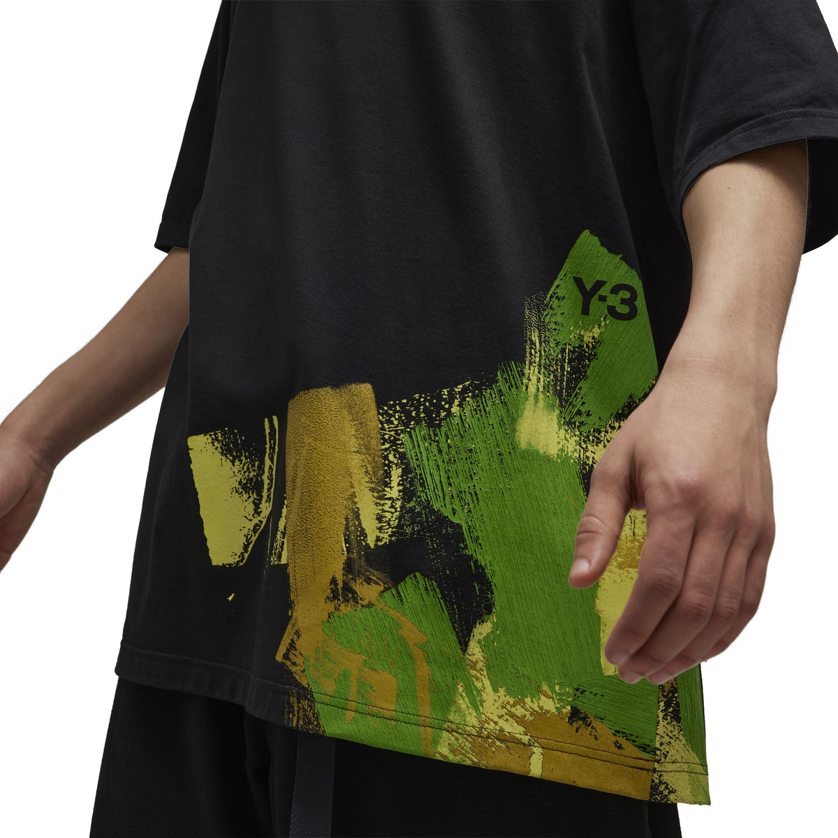PLACED GRAPHIC SHORT SLEEVE TEE