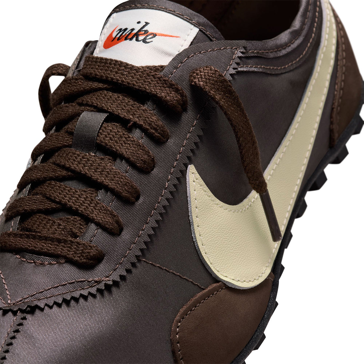 Wmns Moon Shoe OG 'BAROQUE BROWN/CASHMERE-BLACK'