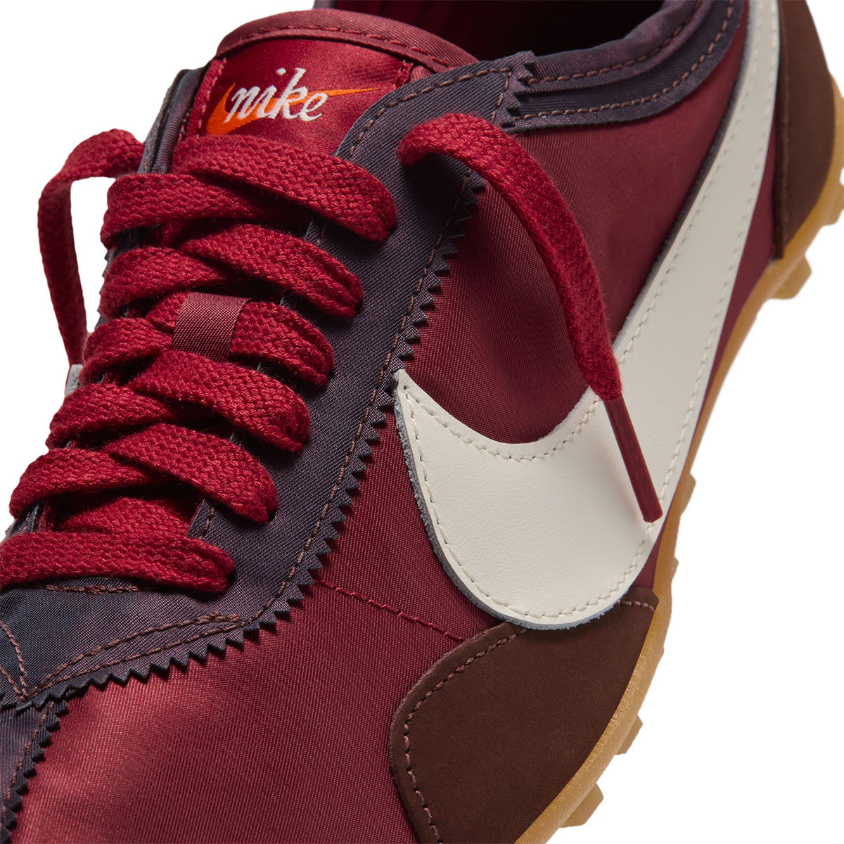 Wmns Moon shoe 'MYSTIC DATES/SAIL/TOUGH RED'