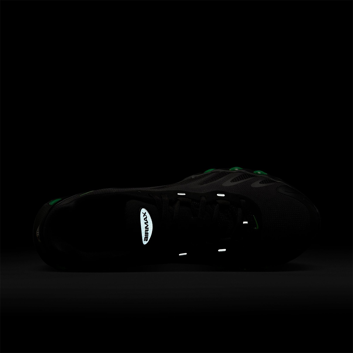 Air Max DN8 'Black Green Strike'