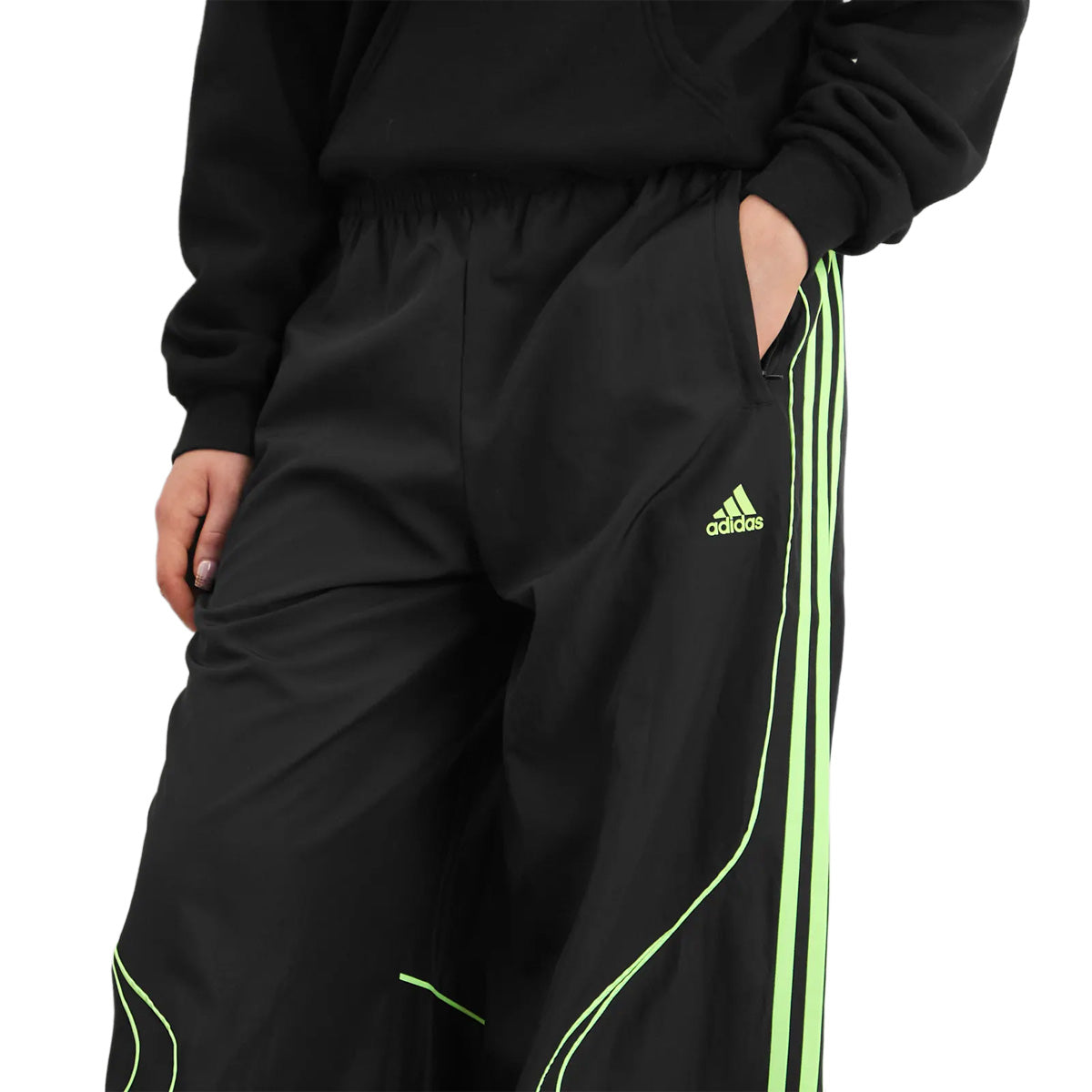W TEAMGEIST Oversized Track Pants 'Black'