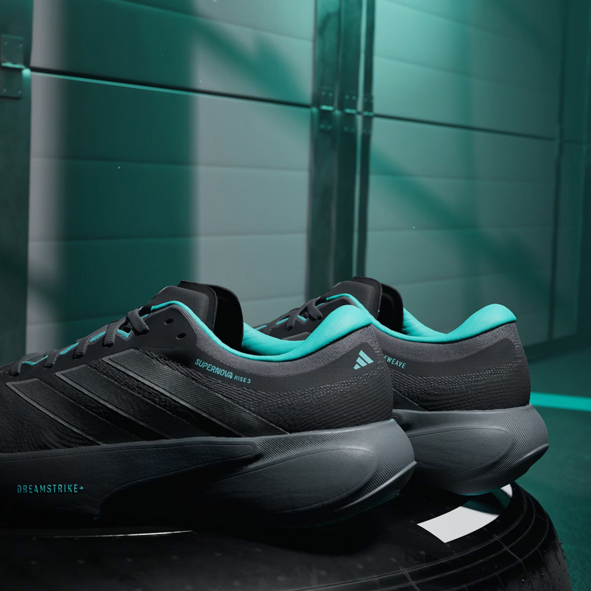 SUPERNOVA RISE 3 + MERCEDES AMG PETRONAS F1 TEAM 'Core Black / Silver Metallic / Semi Mint Rush'