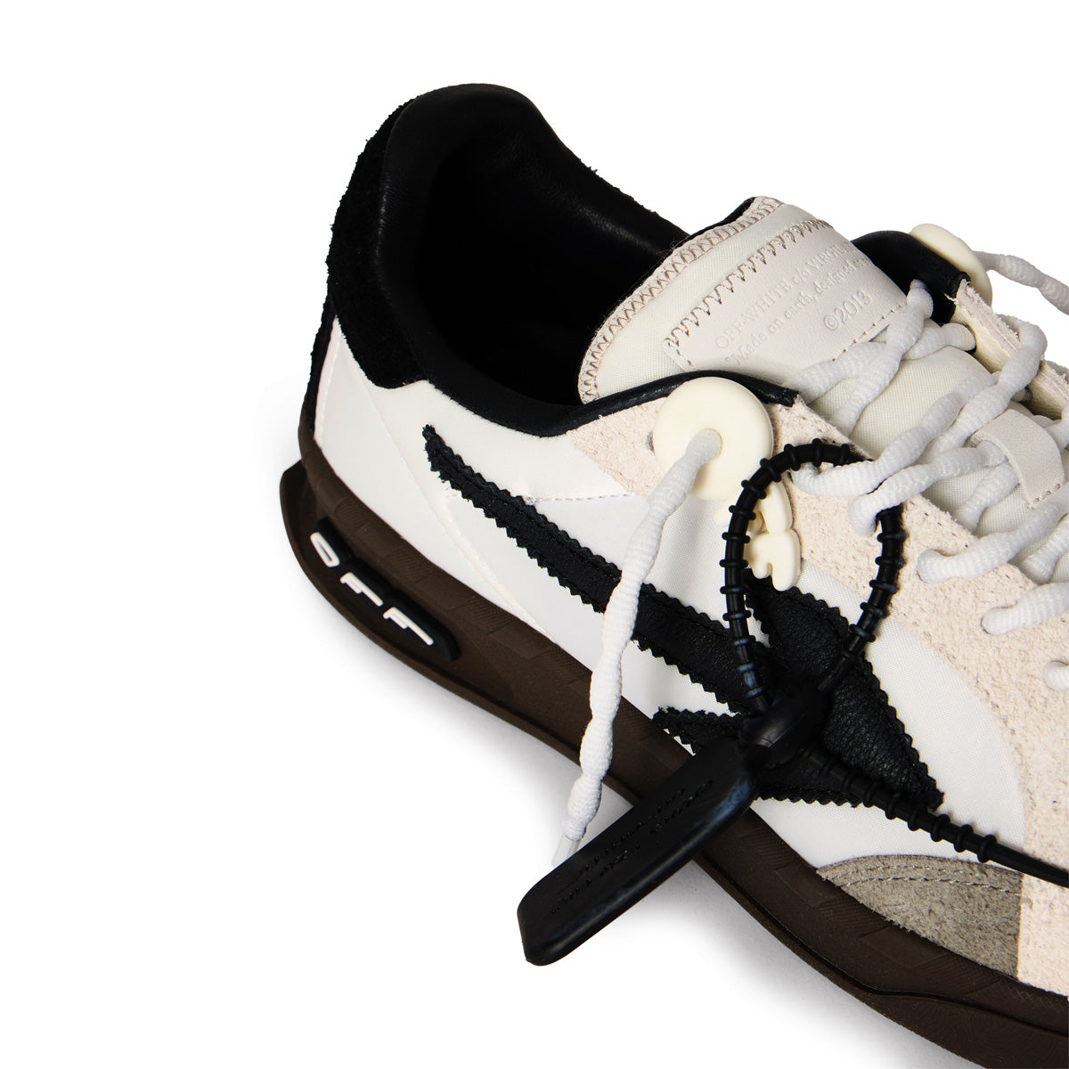 END OF PLAY 'White/Black'