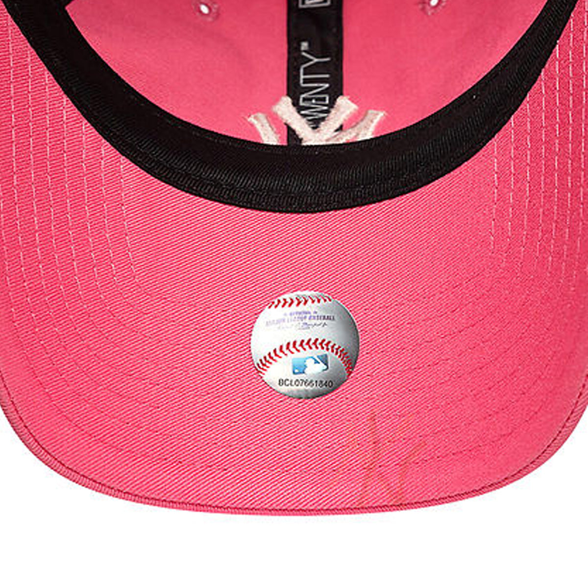 New York Yankees Womens MLB League Essential Pink 9TWENTY Adjustable Cap