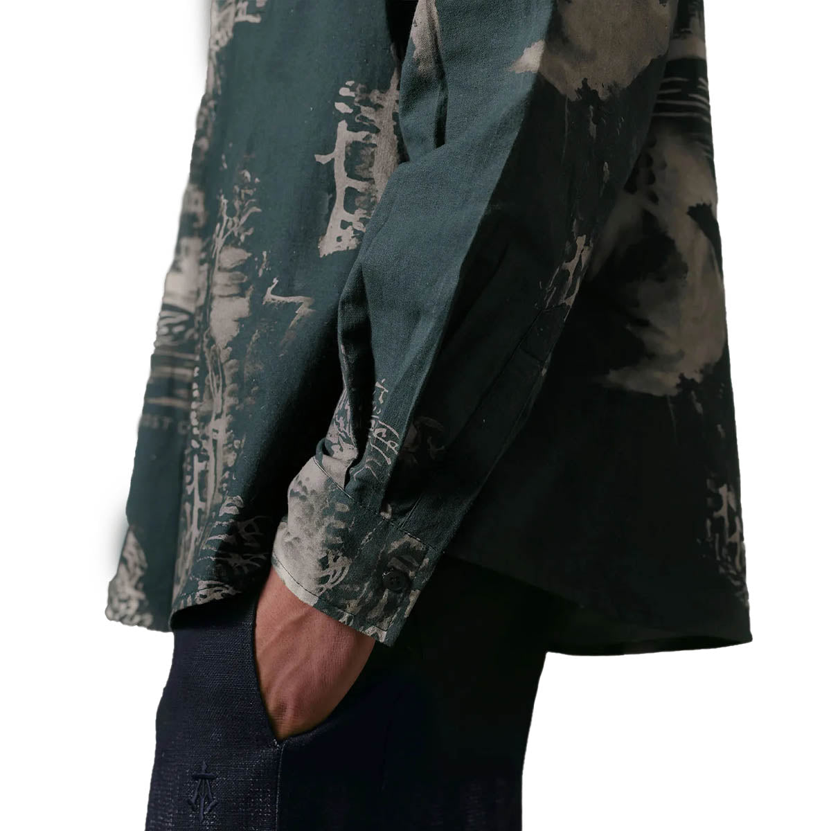 The Terrain Relaxed Shirt in Military Olive