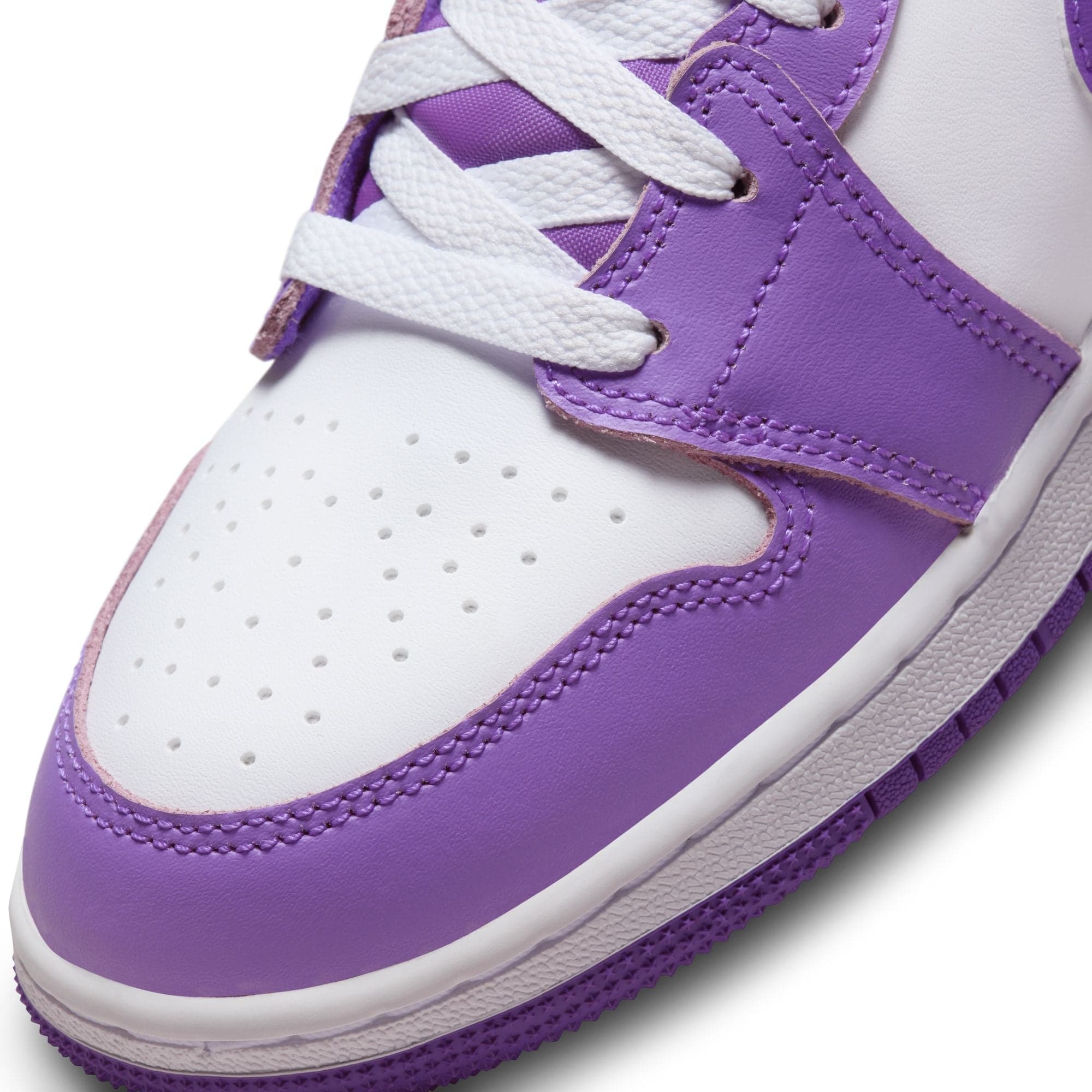 Fashion jordans with purple in them