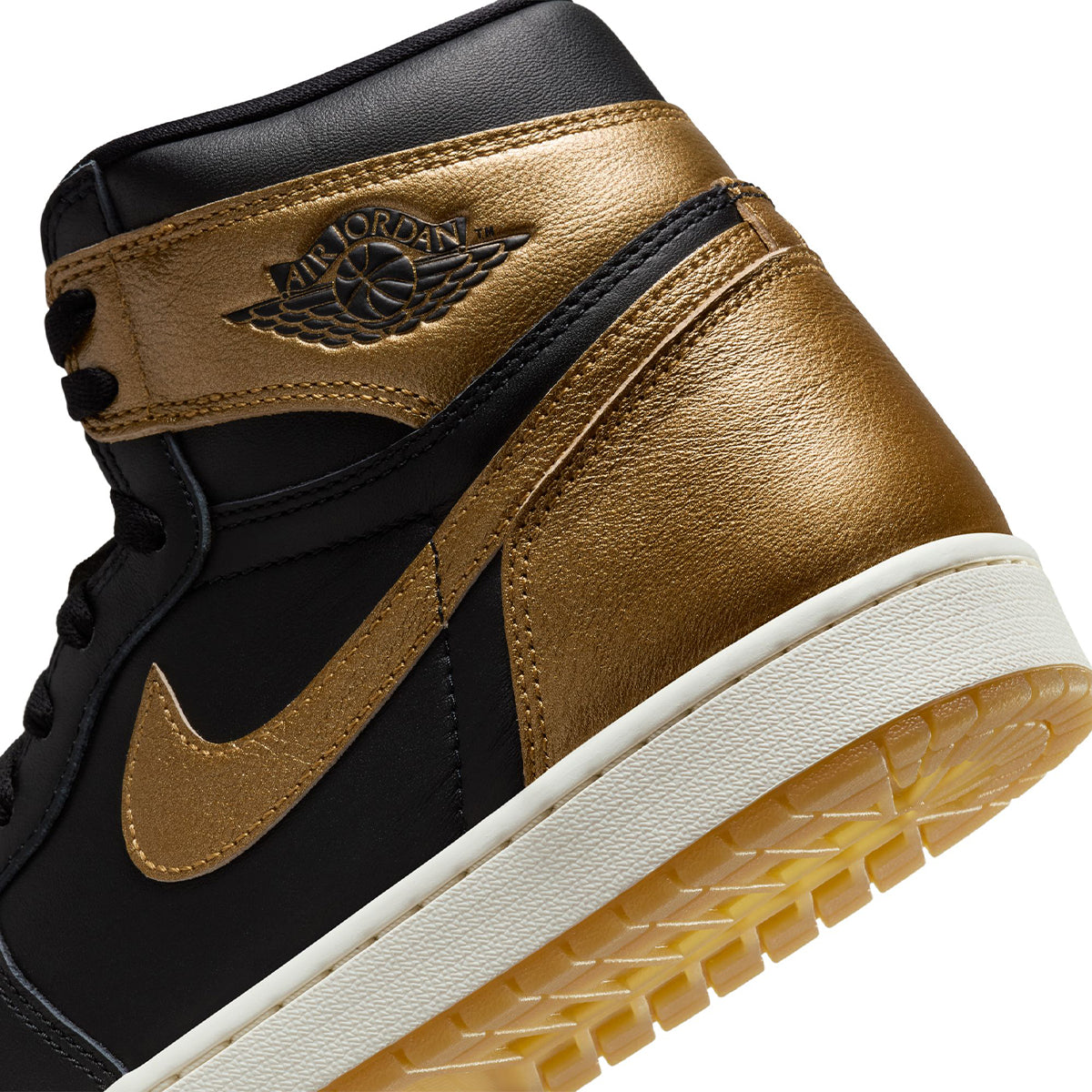 Air Jordan 1 on sale Metallic Gold (Size 3Y)