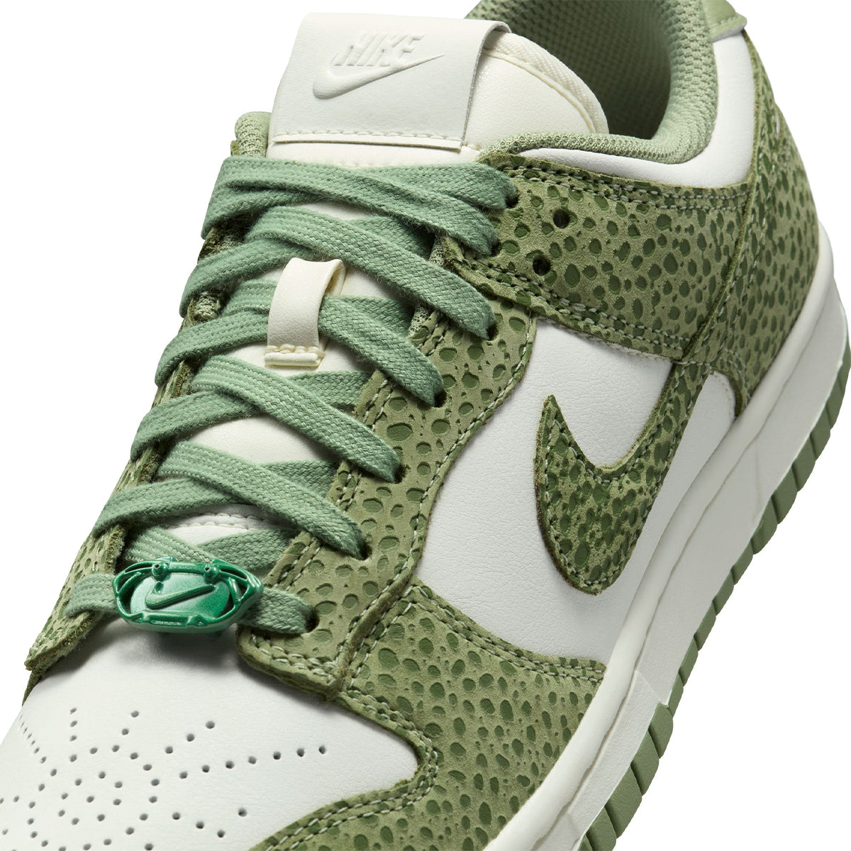 Wmns Dunk Low Safari 'Oil Green'