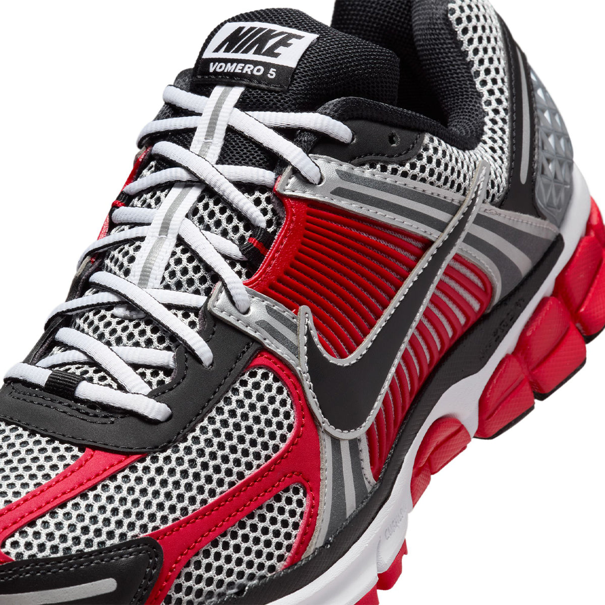 Zoom Vomero 5 'Metallic silver/University Red'