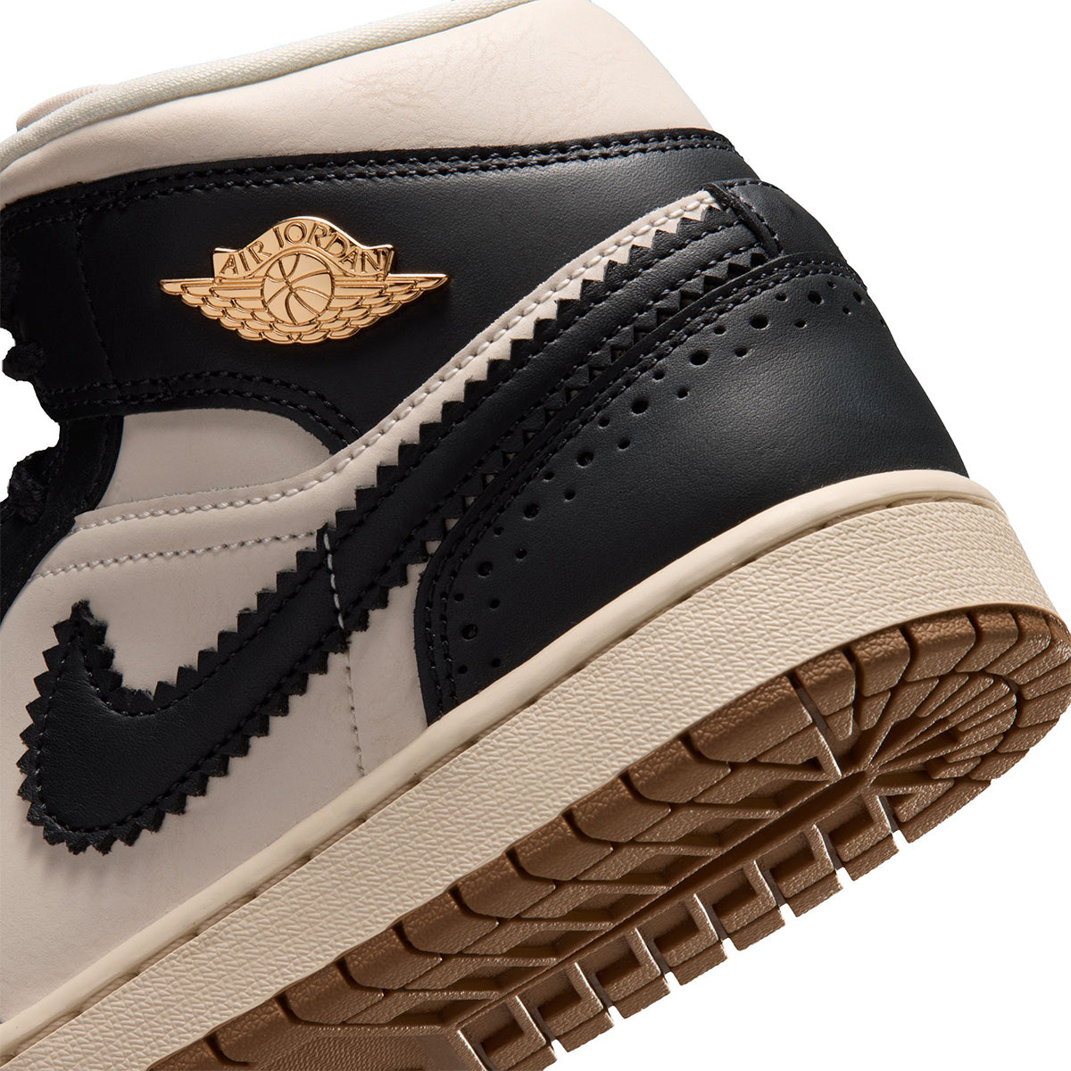 Wmns Air Jordan 1 Mid SE 'OFF NOIR/CHALK/CHALK/PEARL WHITE'