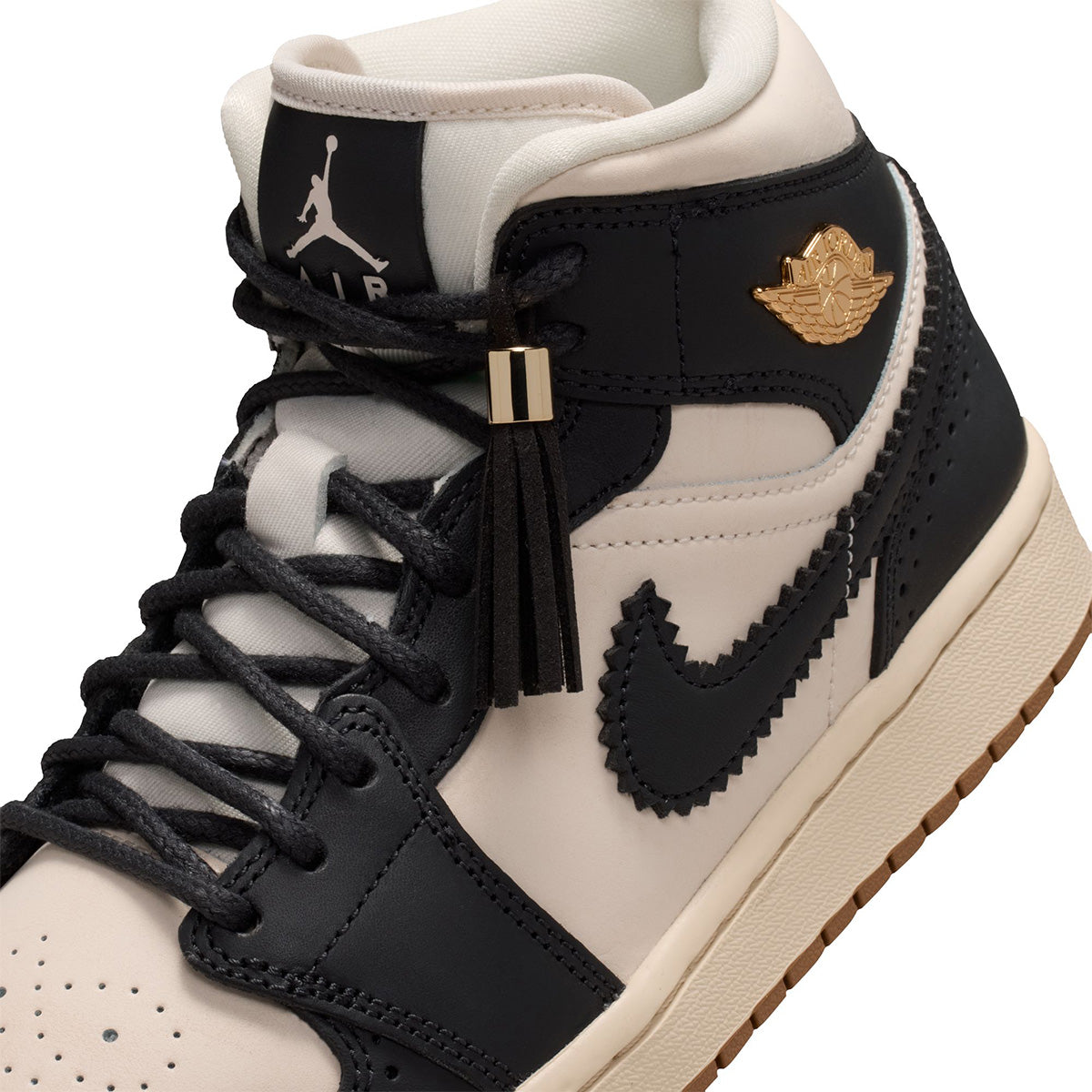 Wmns Air Jordan 1 Mid SE 'OFF NOIR/CHALK/CHALK/PEARL WHITE'