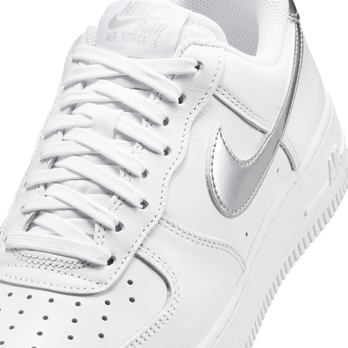 Wmns Air Force 1 '07 SE 'WHITE/METALLIC SILVER'