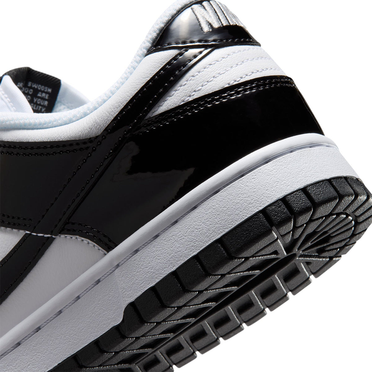 Dunk Low SE 'WHITE/BLACK/WHITE/METALLIC SILVER'