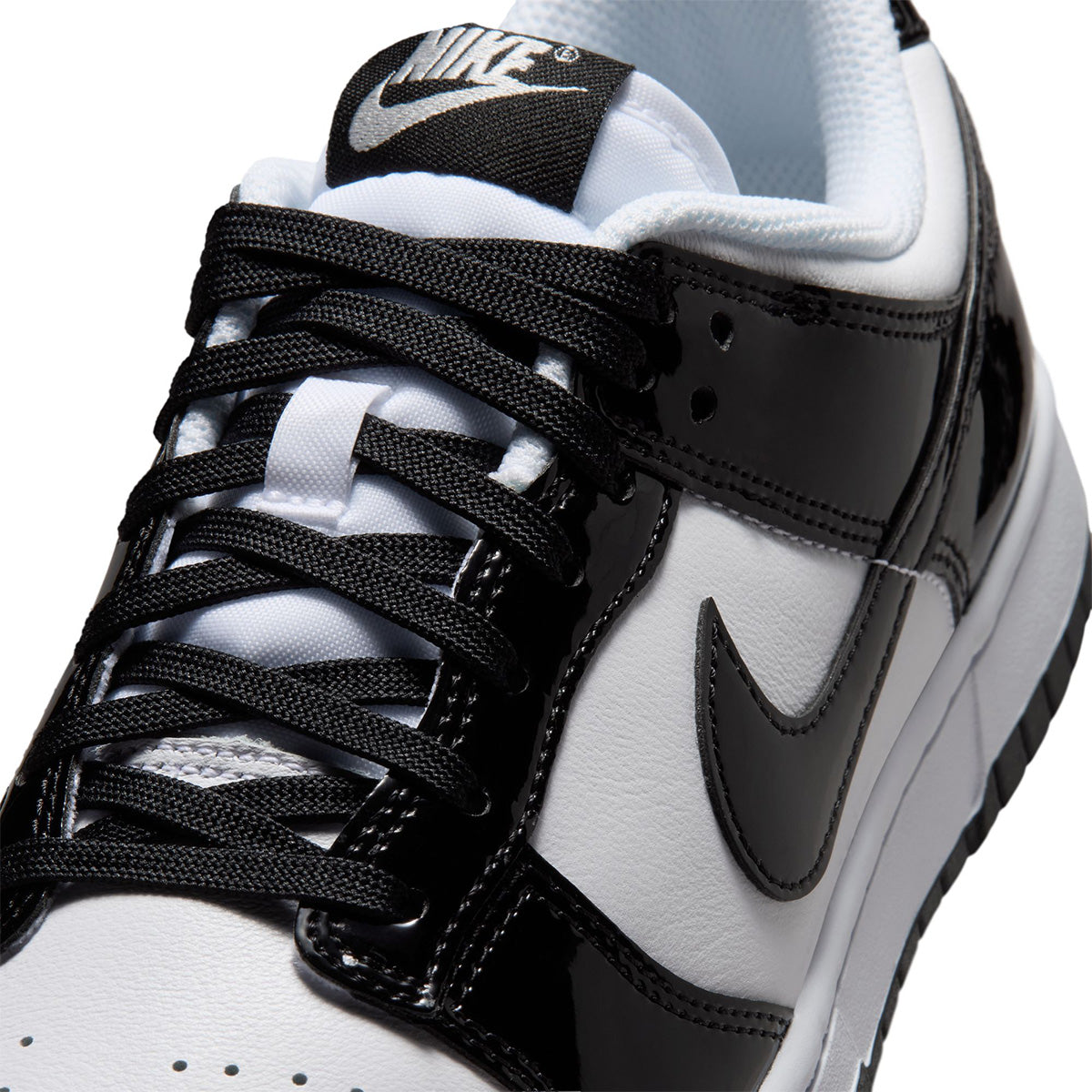 Dunk Low SE 'WHITE/BLACK/WHITE/METALLIC SILVER'