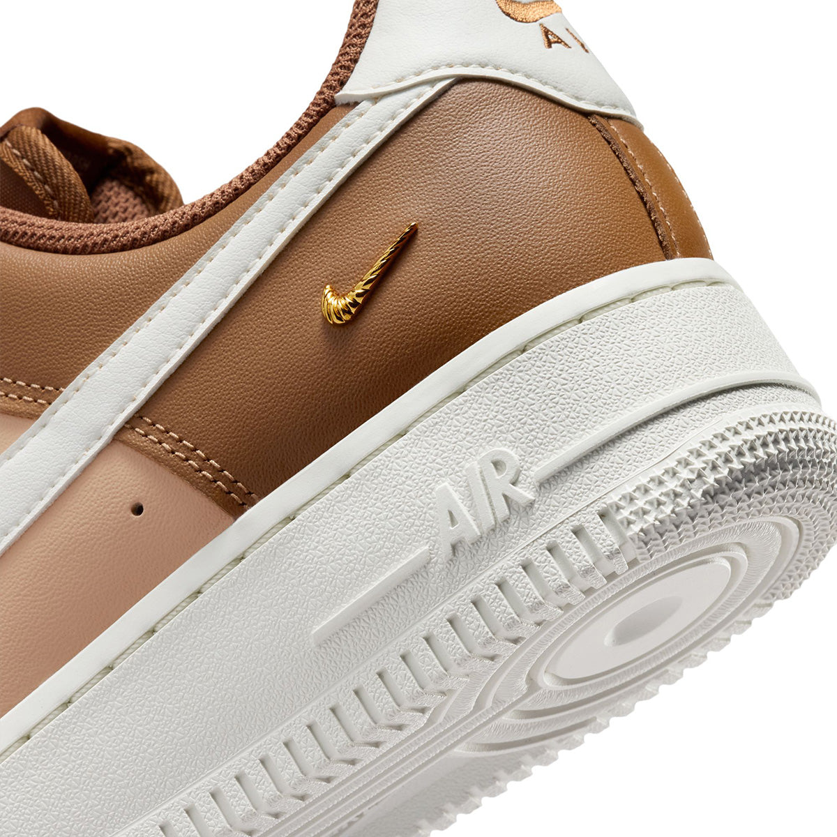Wmns Air Force 1'07 'LT BRITISH TAN/SAIL/HEMP/METALLIC GOLD'