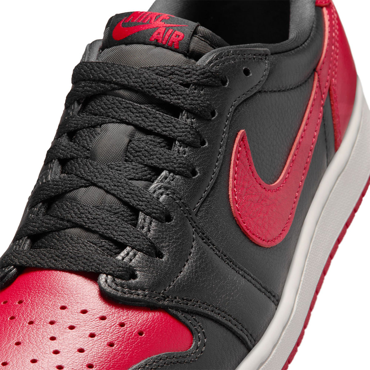 Air Jordan 1 Retro Low OG 'Banned'