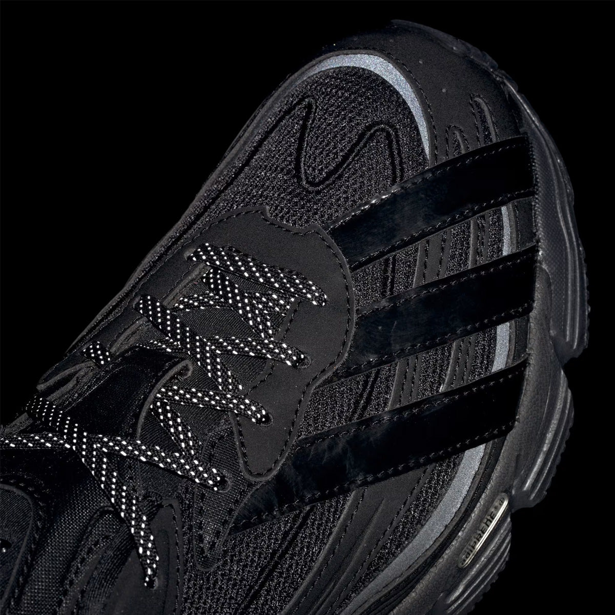 ORKETRO ' Core Black / Core Black / Matte Silver'