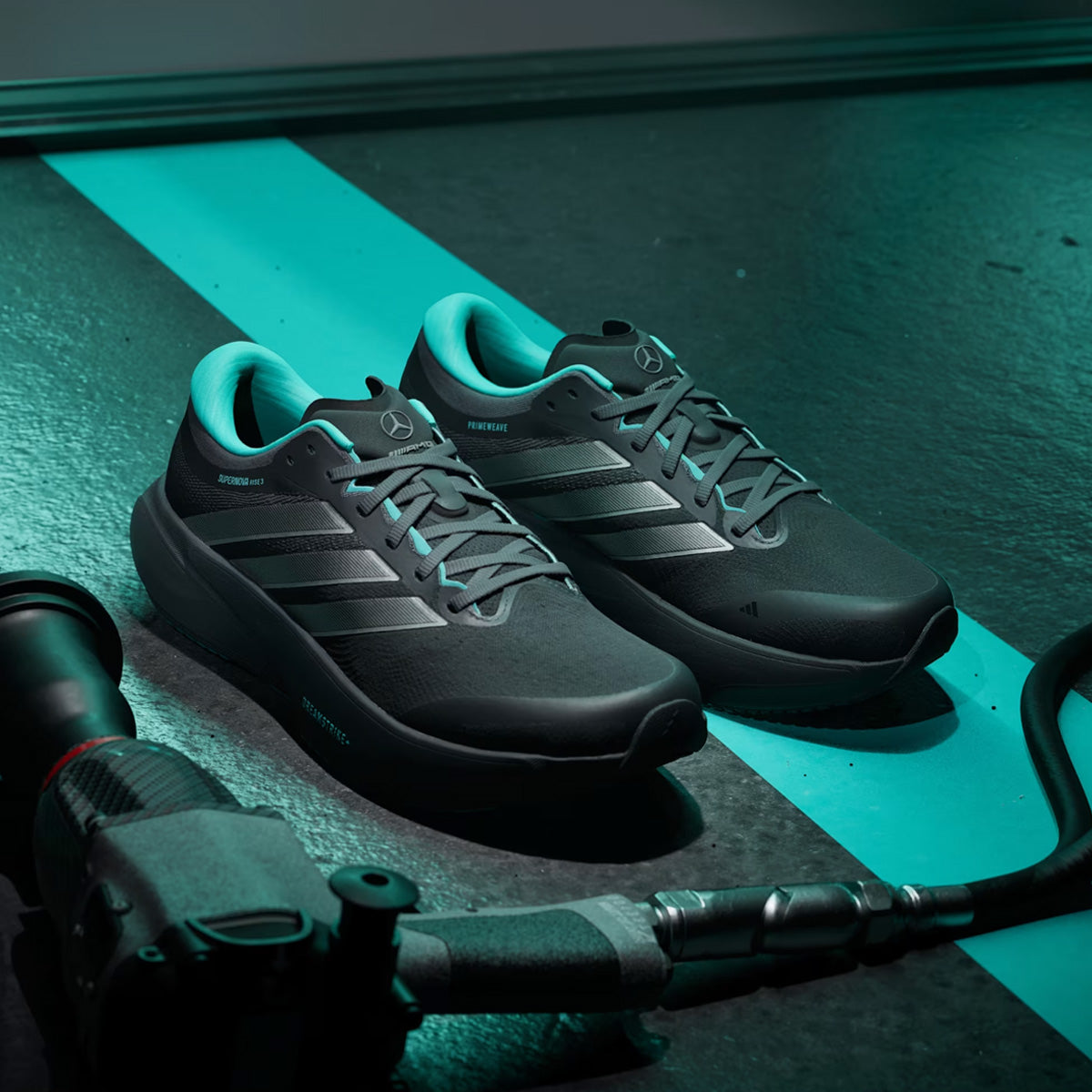 SUPERNOVA RISE 3 + MERCEDES AMG PETRONAS F1 TEAM 'Core Black / Silver Metallic / Semi Mint Rush'