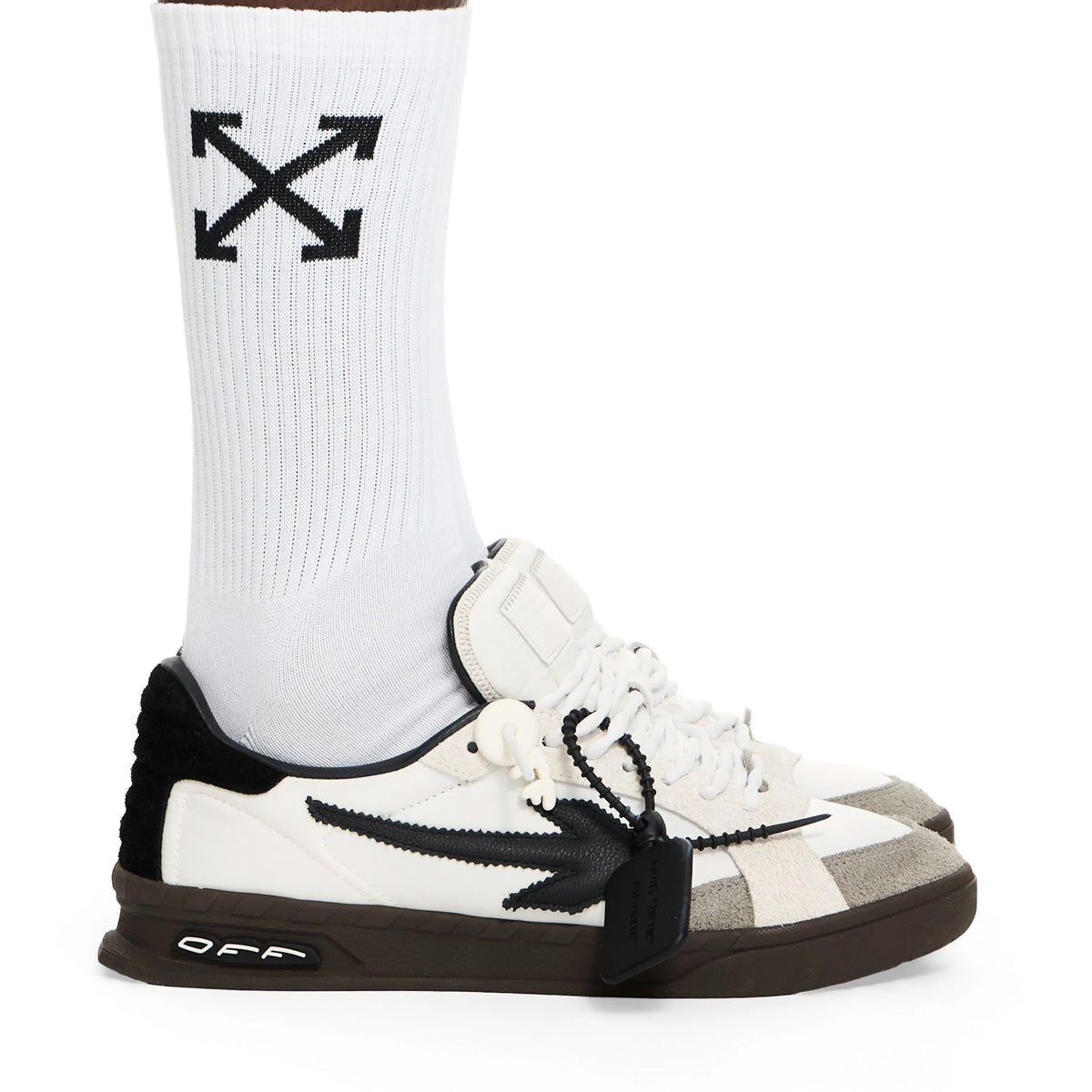 END OF PLAY 'White/Black'