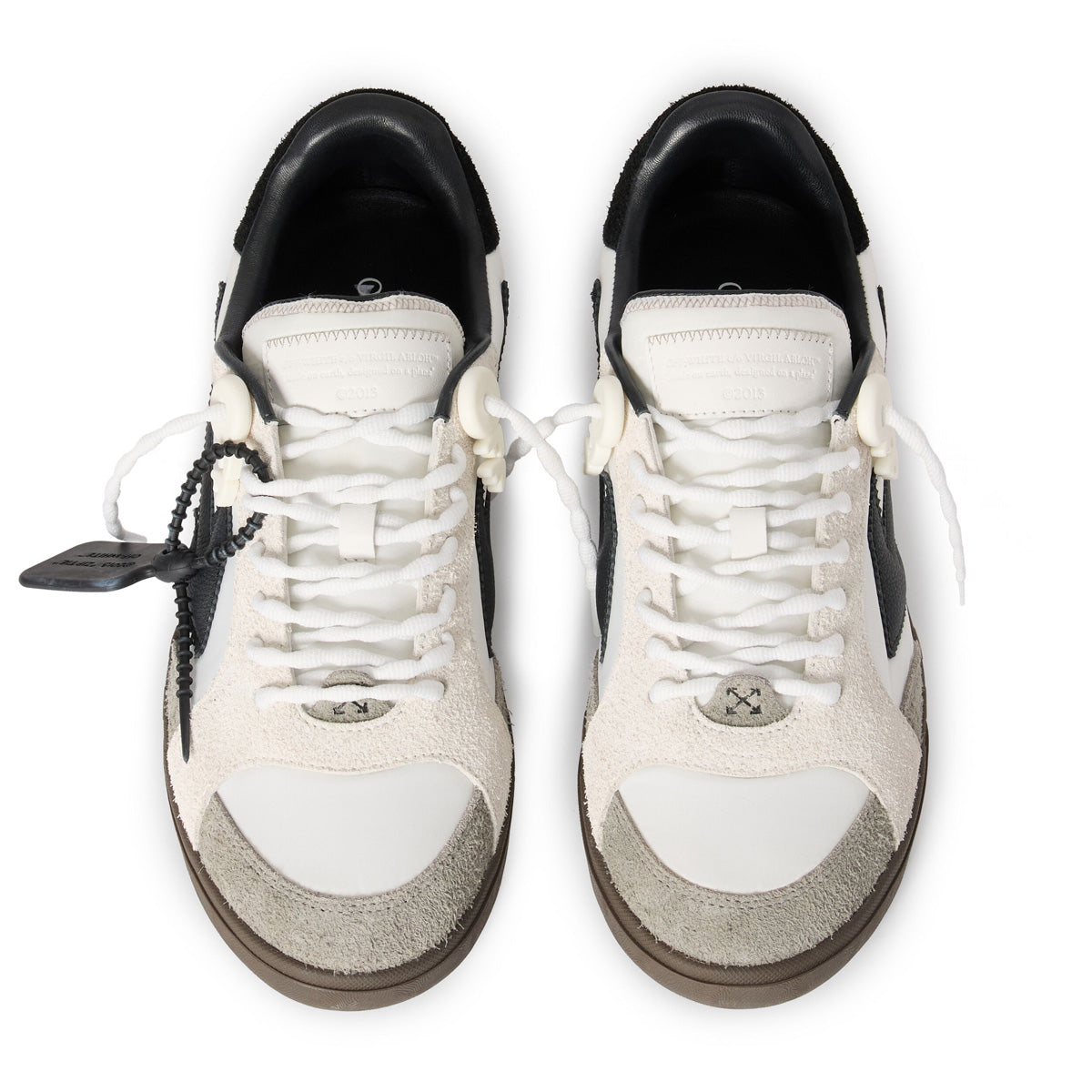 END OF PLAY 'White/Black'