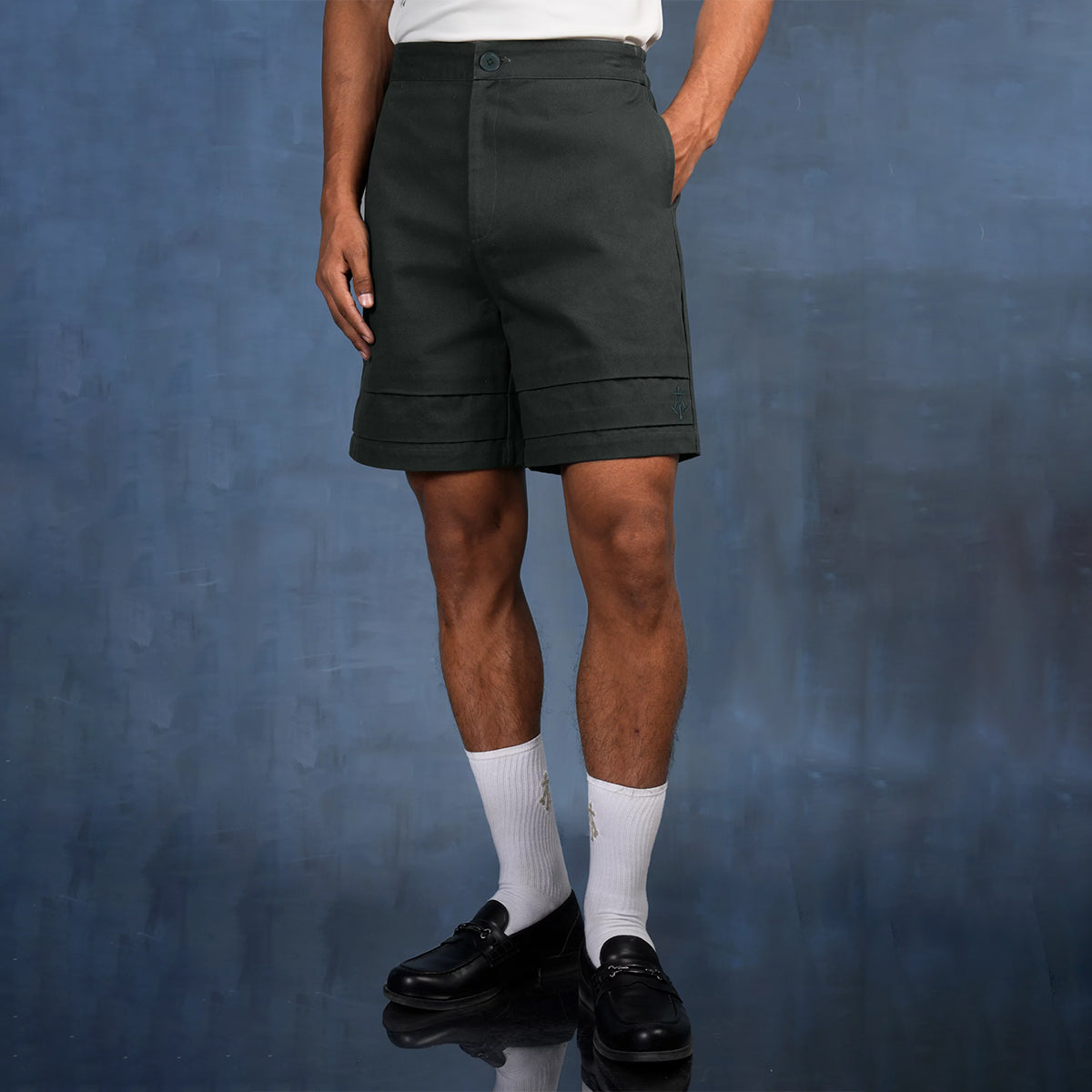 Soft Twill Constructed Shorts In Pine